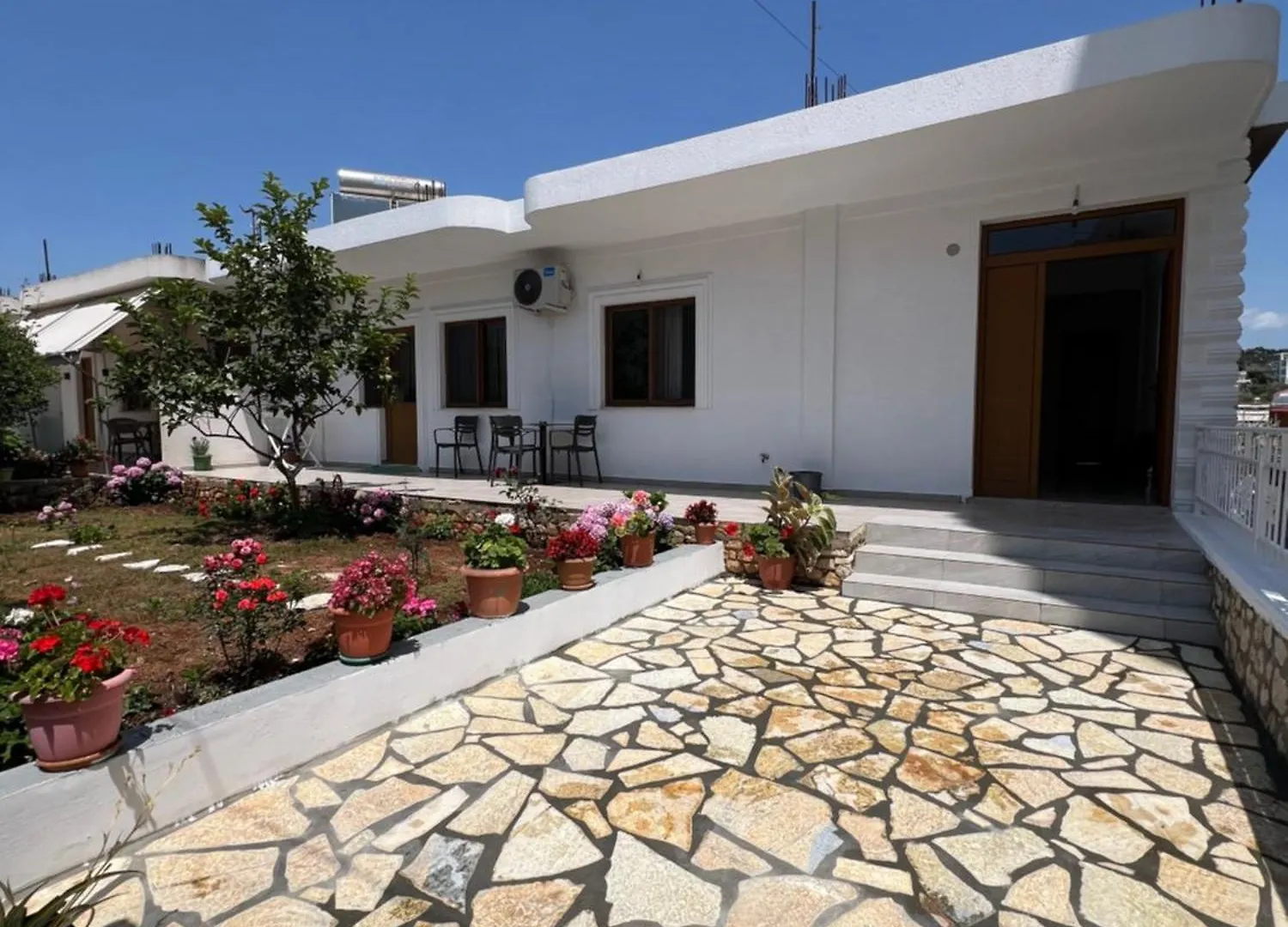 Glow Two Bedroom Apartment Ksamil Albanien
